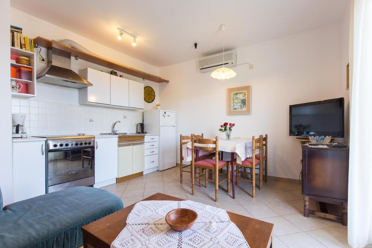 Apartman Leana クルク エクステリア 写真